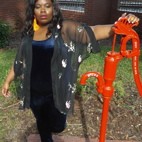 Welcome to your new favorite plus size shop! - Picture 3 of 6